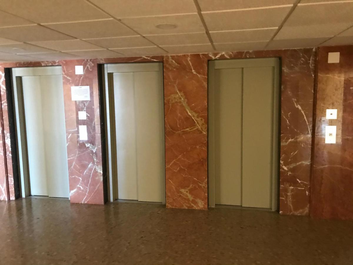 Apartment Estudio Loft: Centro Céntrico Con Wifi Y Check-out Tardío Torremolinos