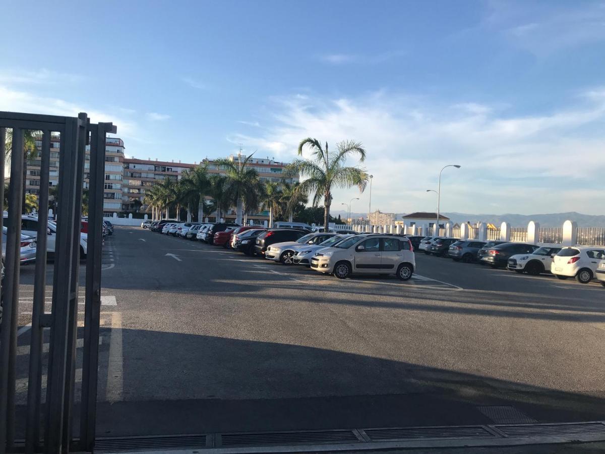 Estudio Loft: Centro Céntrico Con Wifi Y Check-out Tardío Torremolinos